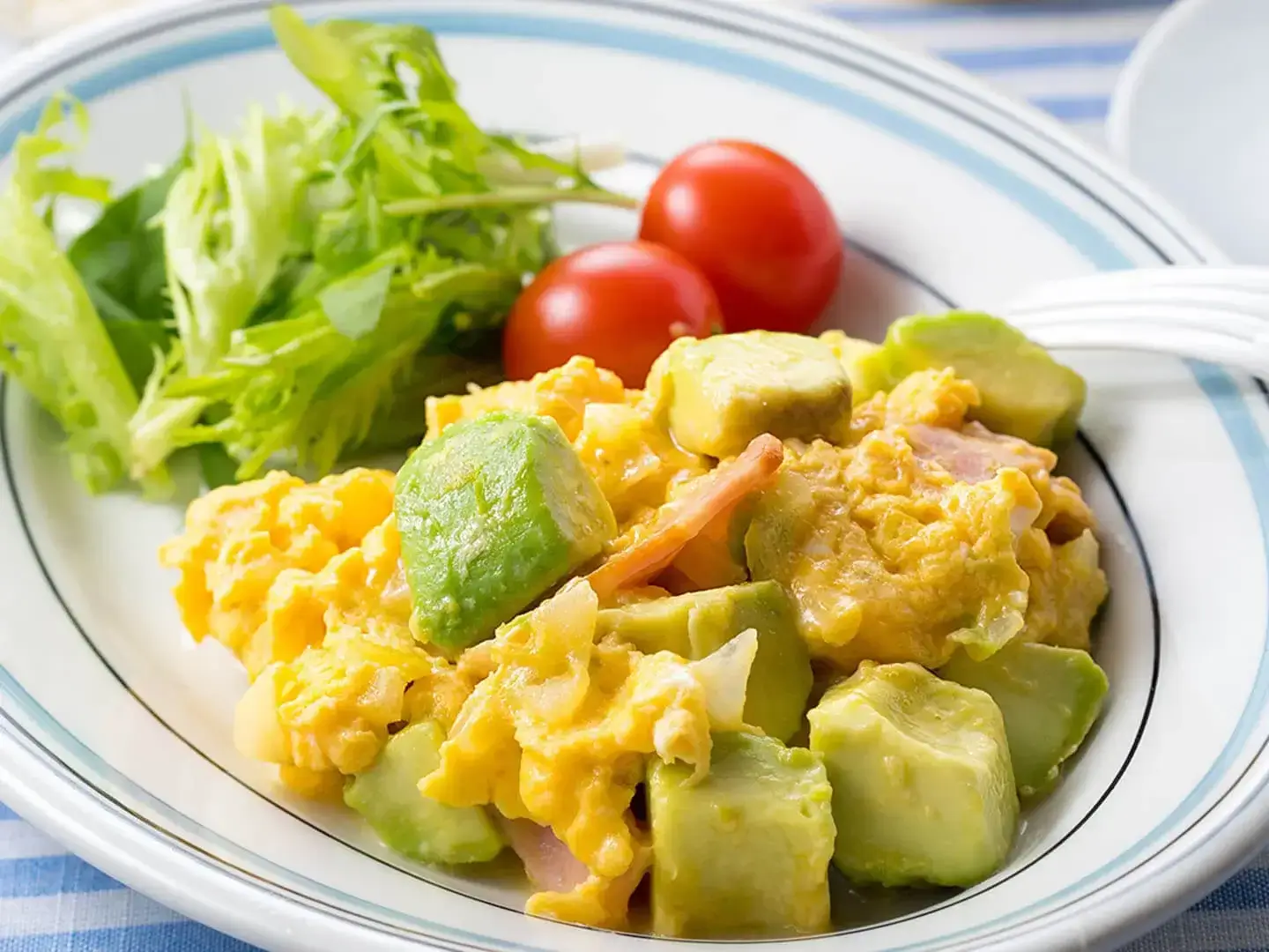 アボカドのふわふわ卵炒め