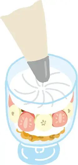 ④再び生クリームを1周絞ります。