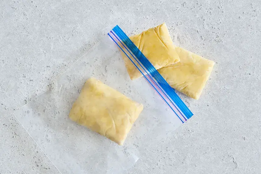 潰して冷凍保存したバナナ