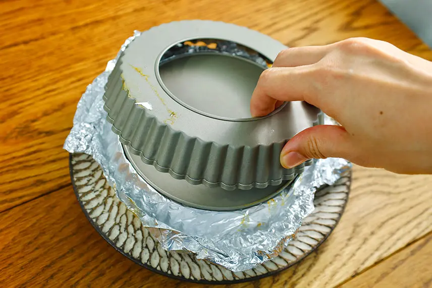 タルトを型から外す