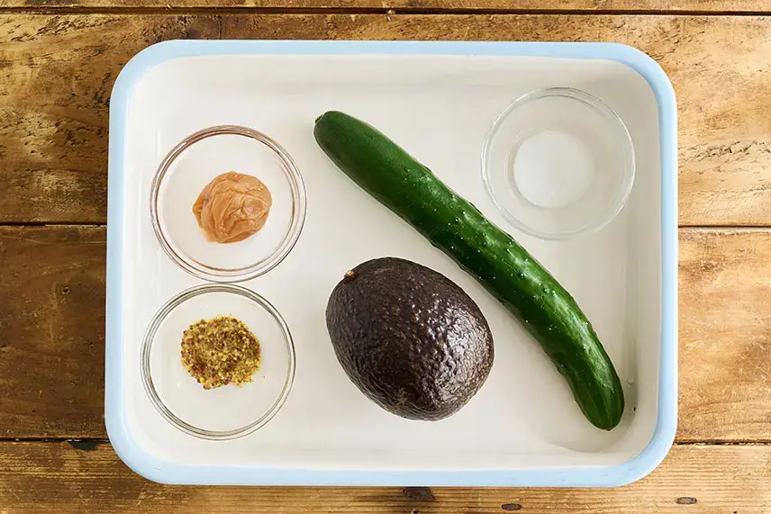 アボカドときゅうりの梅マスタードサラダの材料