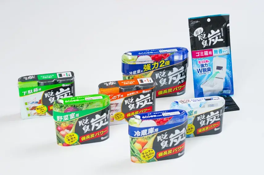 野菜室用には、ネギやニラなどのニオイに対応する吸着剤を入れ、冷凍室用は低温でもゲルが固まらないように処方している。