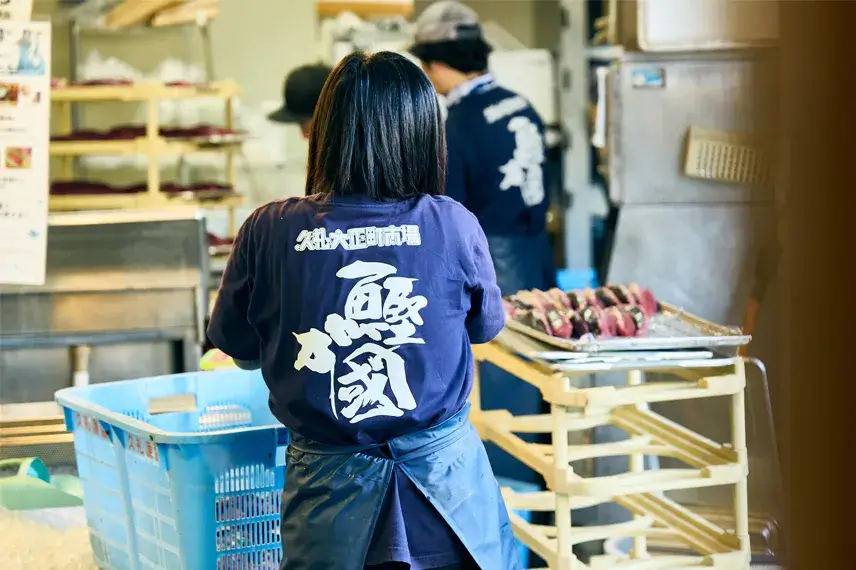田中鮮魚店で働くスタッフ